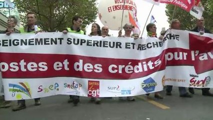 Les chercheurs dans la rue pour remettre la "science en marche"
