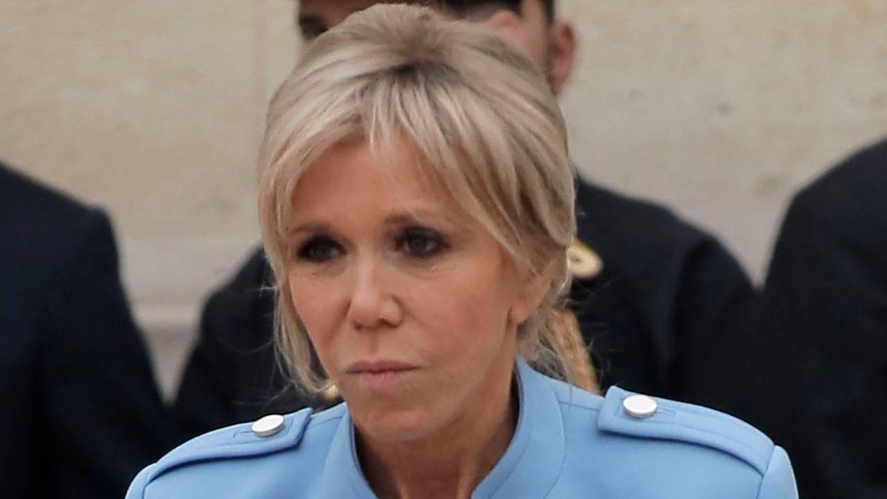 VOICI Emmanuel Macron : lassée des réunions nocturnes, Brigitte impose une semaine de repos complet à l’Elysée