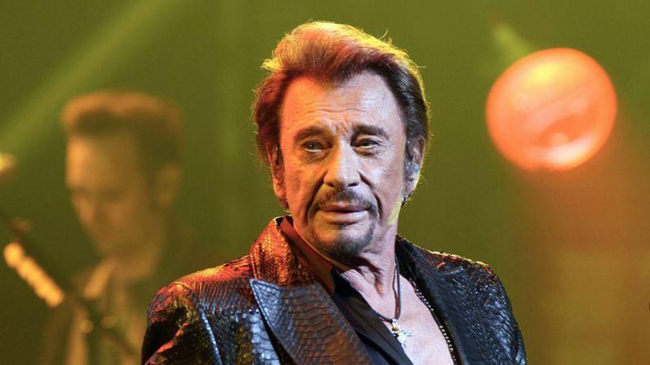 VOICI - Johnny Hallyday : avant de mourir, le rockeur avait le projet d'acheter une maison à Tahiti