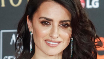 VOICI - Penélope Cruz : son évolution physique de 1998 à aujourd'hui