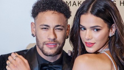 VOICI - Mondial 2018 : qui est Bruna Marquezine, la très sensuelle compagne de Neymar ?