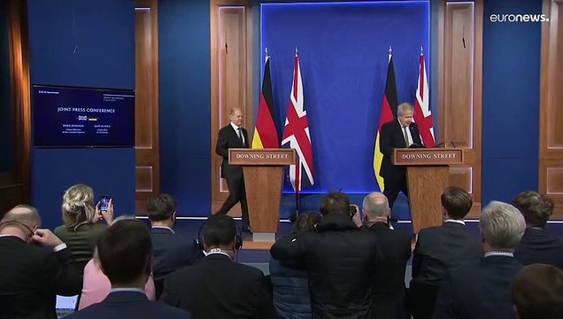 Scholz und Johnson kündigen weitere Waffenlieferungen in die Ukraine an - aber keine Panzer