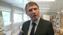 Vincent Peillon visite un collège d'Avignon