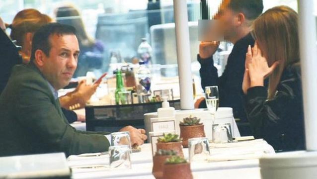 Süper Lig ekibinin evli başkanı fena yakalandı! Panikle muhabire çarpıcı bir teklif yaptı