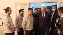 Son dakika haberleri: Cumhurbaşkanı Erdoğan, iftarda öğrenci evine misafir oldu