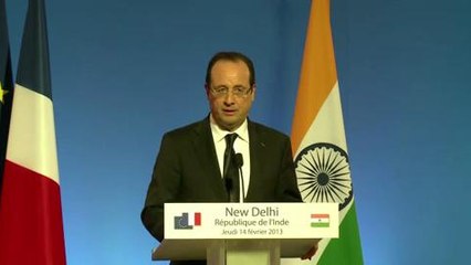 Immolation: Hollande exprime "une émotion toute particulière"