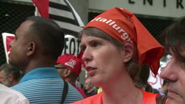 Mobilisation des salariés de PSA contre la fermeture d'Aulnay