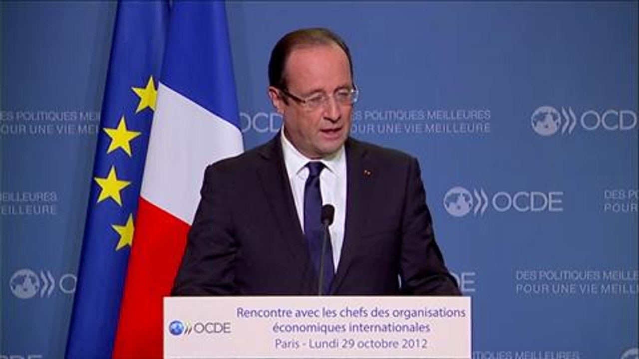 Hollande fixe un rendez-vous annuel aux grandes organisations