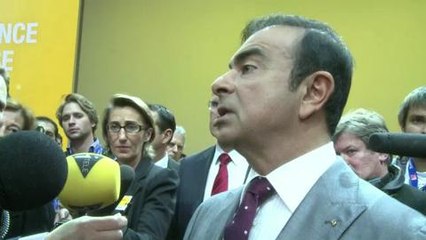 Carlos Ghosn: rétablir "la compétitivité" en France