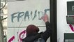 Nuit Debout: des militants s'en prennent à une banque