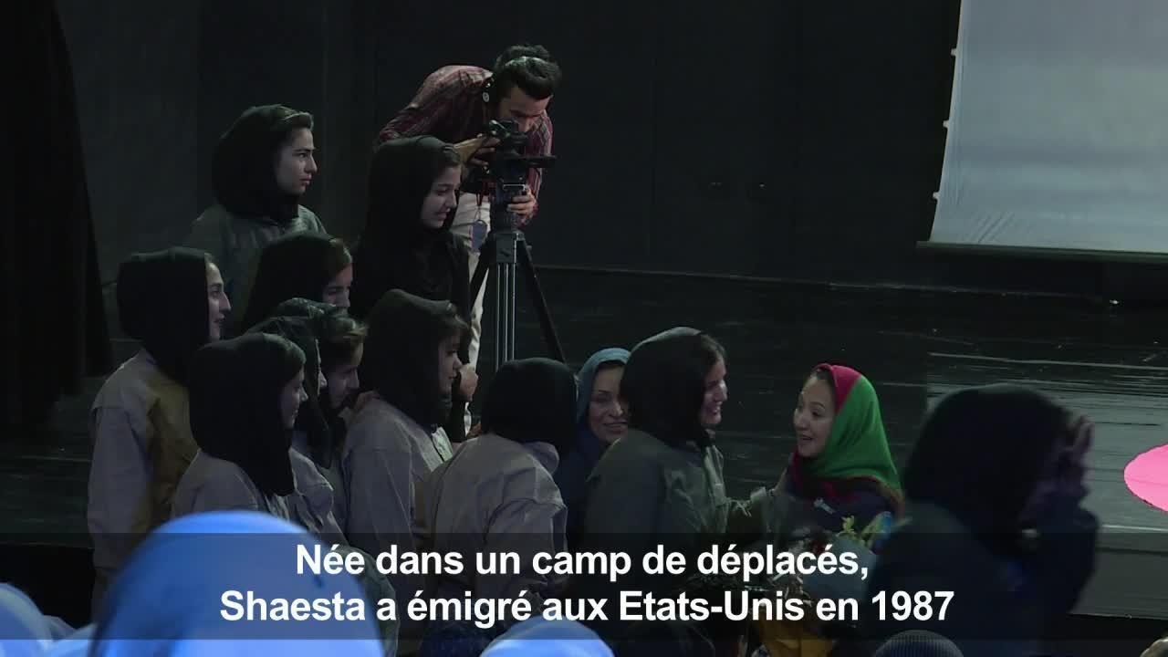 Une pilote afghane invite les filles à poursuivre leurs rêves