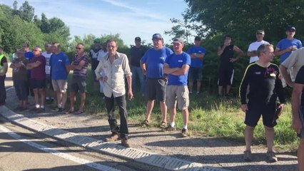 Action des salariés de GM&S devant l'usine Renault de Villeroy