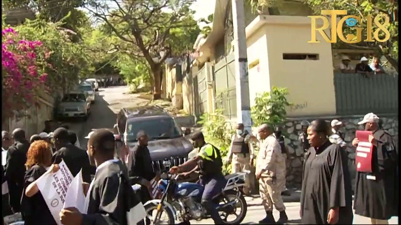 Sit-in avoka yo pou egzije leta retire Palè Jistis ki nan zòn Bisantnè pou pwoblèm ensekirite.