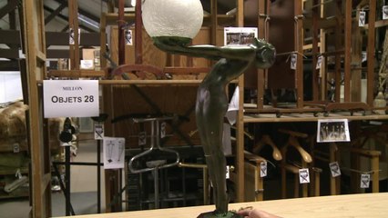 Clap de fin: des milliers d'accessoires de cinéma aux enchères