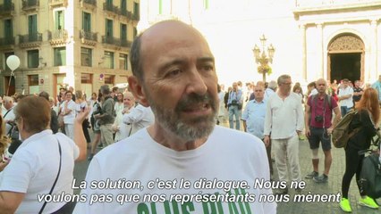 Crise en Catalogne: des manifestants appellent au "dialogue"
