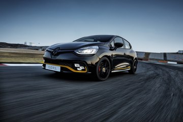 Voici la Clio R.S.18 : la citadine sportive encore plus agressive