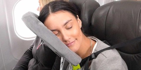 Cet oreiller de voyage devrait résoudre un problème fréquent qu'ont les coussins classiques