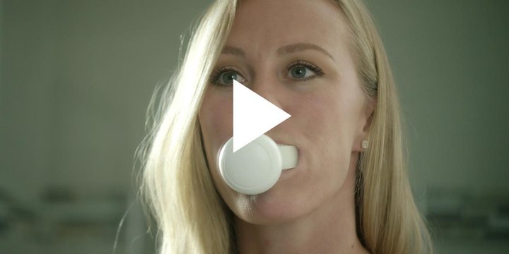 Cette brosse autonome et électrique veut laver vos dents en seulement dix secondes