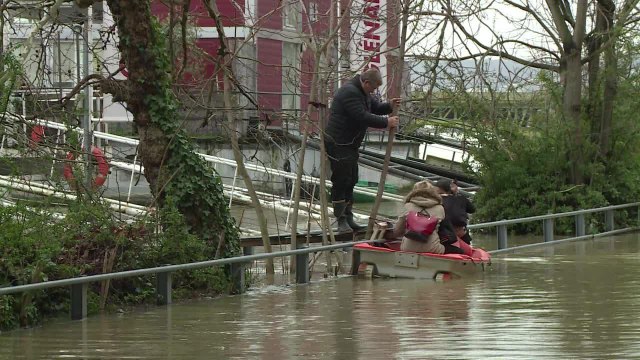 L'eau continue à monter, lentement, en région parisienne