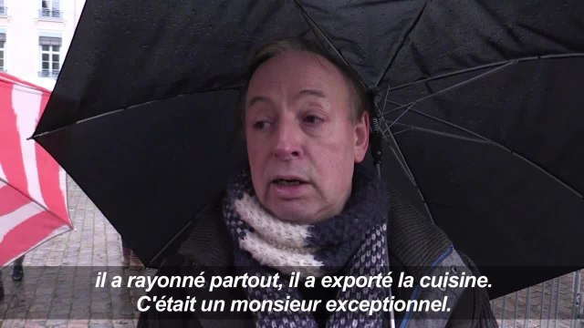 L'hommage des Lyonnais à Monsieur Paul