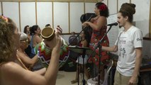 A Rio, un carnaval de rue populaire mais sans le sou