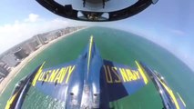 Les F-18 Hornet des Blue Angels sens dessus dessous