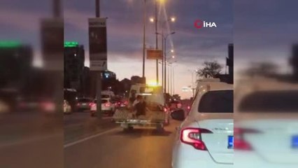 Beylikdüzü E-5 Karayolu'nda tehlikeli yolculuk