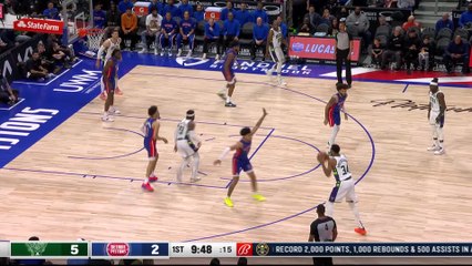 Assist of the Night: Giannis Antetokounmpo