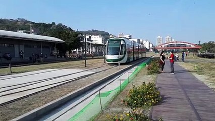 Hama Star light rail train departs#忠駝論壇 #satisfy #fyp #fypシ #foryou #foryoupage #standwithukraine @xoteam