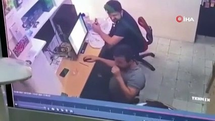 Tamircide korku dolu anlar: Telefona tornavida sokunca bomba gibi patladı