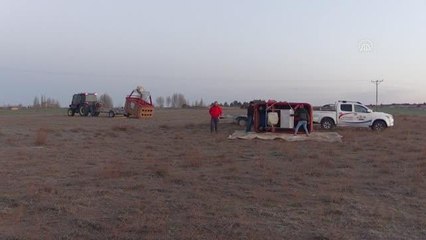 AFYONKARAHİSAR - Turistler, sahurdan sonra Frigya'yı sıcak hava balonlarıyla gökyüzünden geziyor