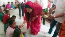 Durga Ashtami 2022 Wishes: महापौर ने किया कन्या पूजन...भोजन कराकर बांटे गिफ्ट