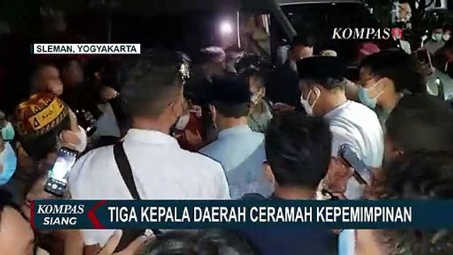 Dapat Spanduk #SaveWadas saat Sedang Jadi Khatib Salat di Masjid UGM, Ganjar Pranowo: Ini Demokrasi