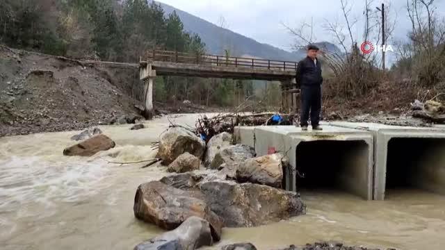 Son dakika haberleri: Bartın'sa sel tedirginliği... 250 nüfuslu köy halkı geceyi sel korkusuyla ayakta geçirdi