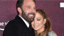 GALA VIDEO - Jennifer Lopez fiancée à Ben Affleck pour la deuxième fois : elle dévoile son incroyable bague de fiançailles