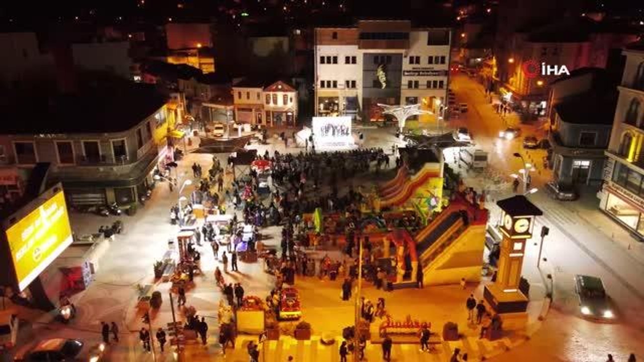 Balıkesir'in tek hayalisi Karagöz ve Hacivat ile çocukların gelişimine katkı sağlıyor