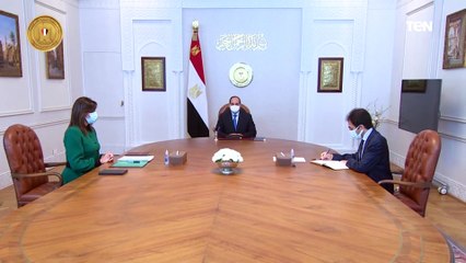 الرئيس السيسي يجتمع بوزيرة الهجرة ويطمئن على سلامة الجالية المصرية بأوكرانيا