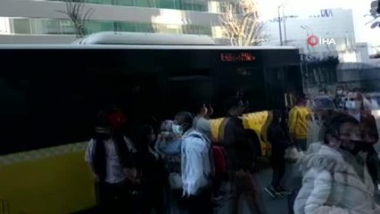 Bahçelievler'de iki İETT otobüsü yolda kaldı