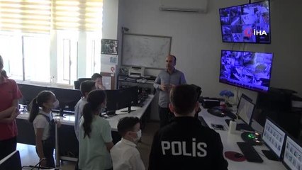 Son dakika: 'Polis Haftası' için düzenlenen yarışmalarda dereceye girenlere hediyeleri verildi