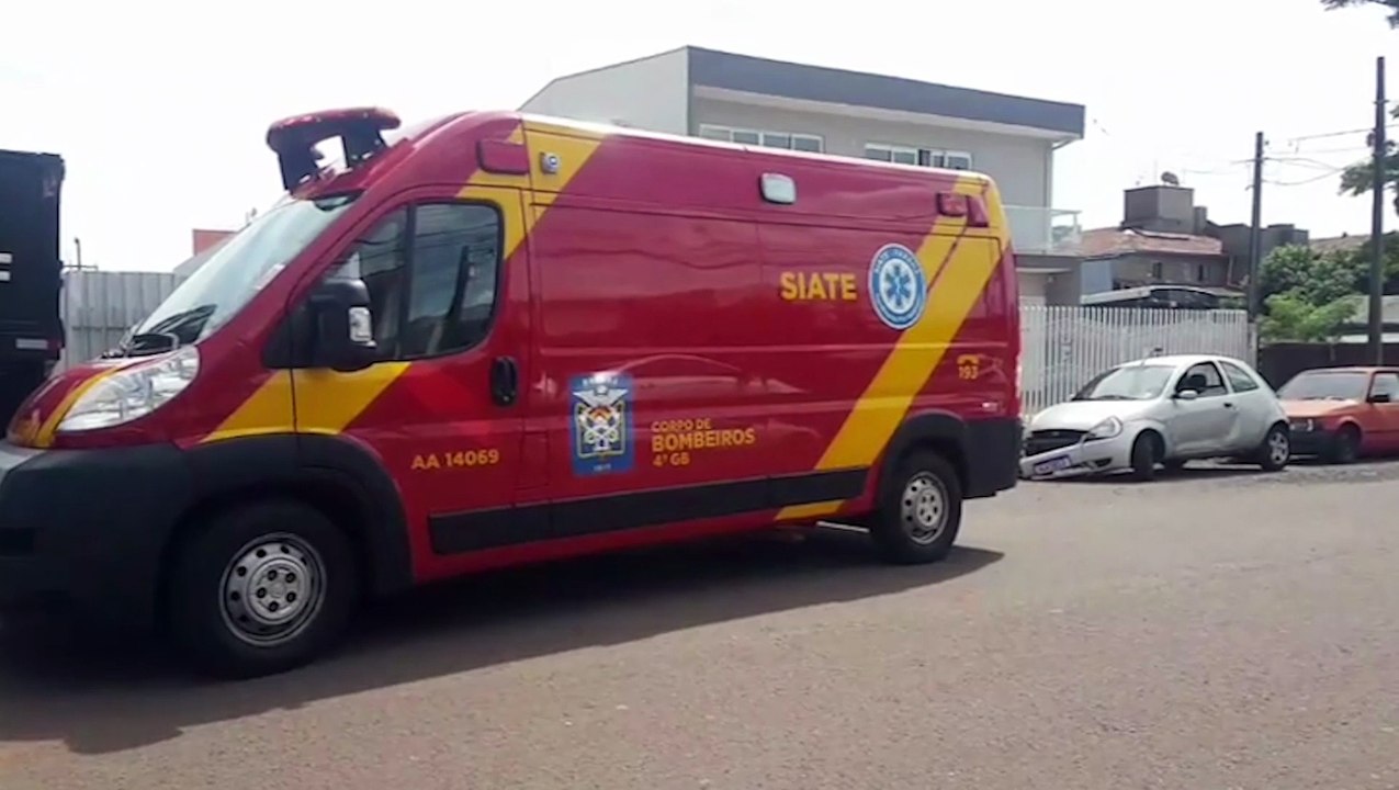 Bombeiros prestam atendimentos à vítima de acidente no Maria Luiza