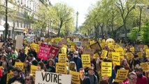 Francia invasa dai manifestanti pacifiche che chiedono più sostenibile