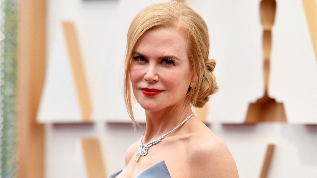 GALA VIDÉO - Nicole Kidman sublime avec les cheveux courts : son nouveau look éblouit ses fans