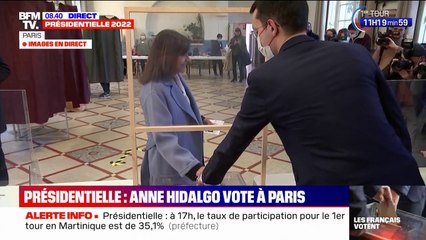 Présidentielle: Anne Hidalgo est la première candidate à voter pour le premier tour