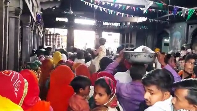 मां जलदेवी के दर्शन के लिए भक्तों की लगी कतार