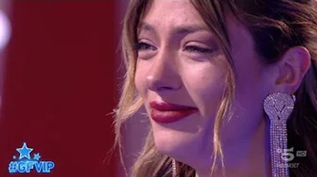 GF Vip, Soleil Soleil Sorge in crisi per Alex Belli: Non mi viene riconosciuto niente Se l'ingress