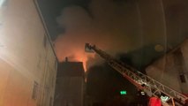 Son dakika haber... Maltepe'de yangın paniği: Çatı katı alevlere teslim oldu