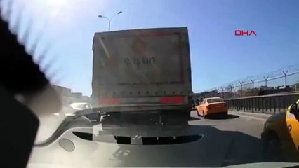 Dikkatsizlik ucuz atlatıldı! Taksi şoförü yolcuyu böyle düşürdü