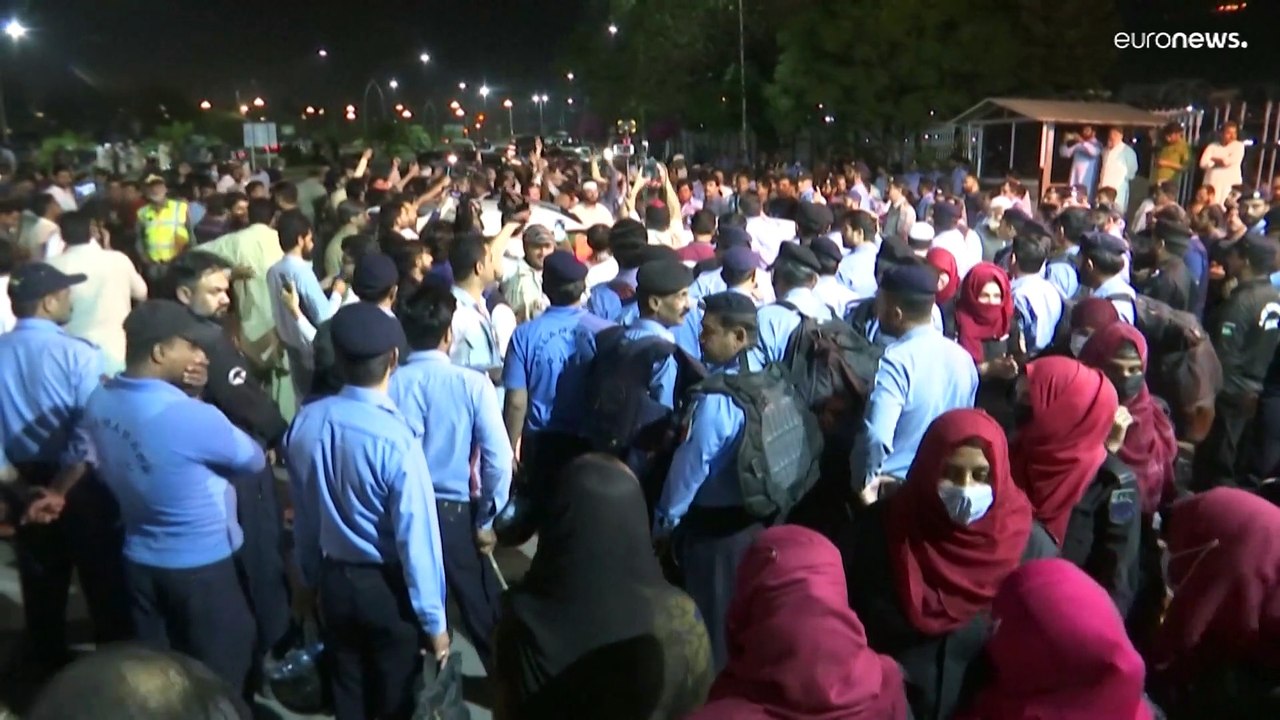 'Sieg der Demokratie' - Pakistans Regierungschef Khan gestürzt