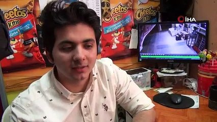 Sahur vaktinde geldiği marketten muz kasasını alıp yoluna devam etti