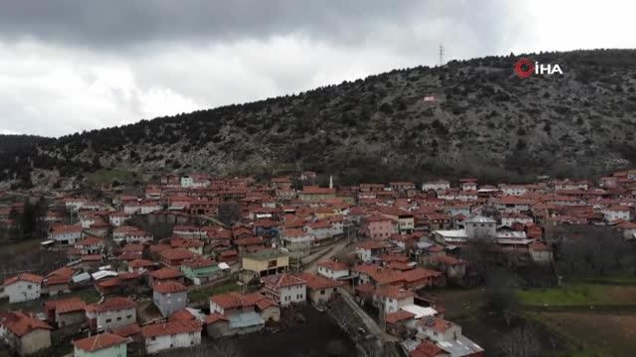 (Özel) Kadınlar köyden dünyaya bebek ihraç ediyorEngelli kız köyde bebek yapıp aile bütçesine katkıda bulunuyor